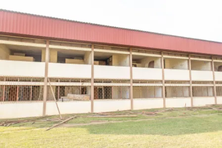 État des bâtiments du Campus 1 de Bouaké – Programme 2025 de réhabilitation des universités et cités universitaires — Photo 6