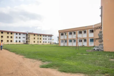 État des bâtiments du Campus 2 de Bouaké – Programme 2025 de réhabilitation des universités et cités universitaires — Photo 7